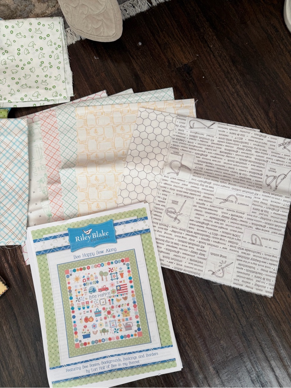 Riley Blake Bee Happy Quilt Pattern and Fabric Bundle in White and Pastel Prints